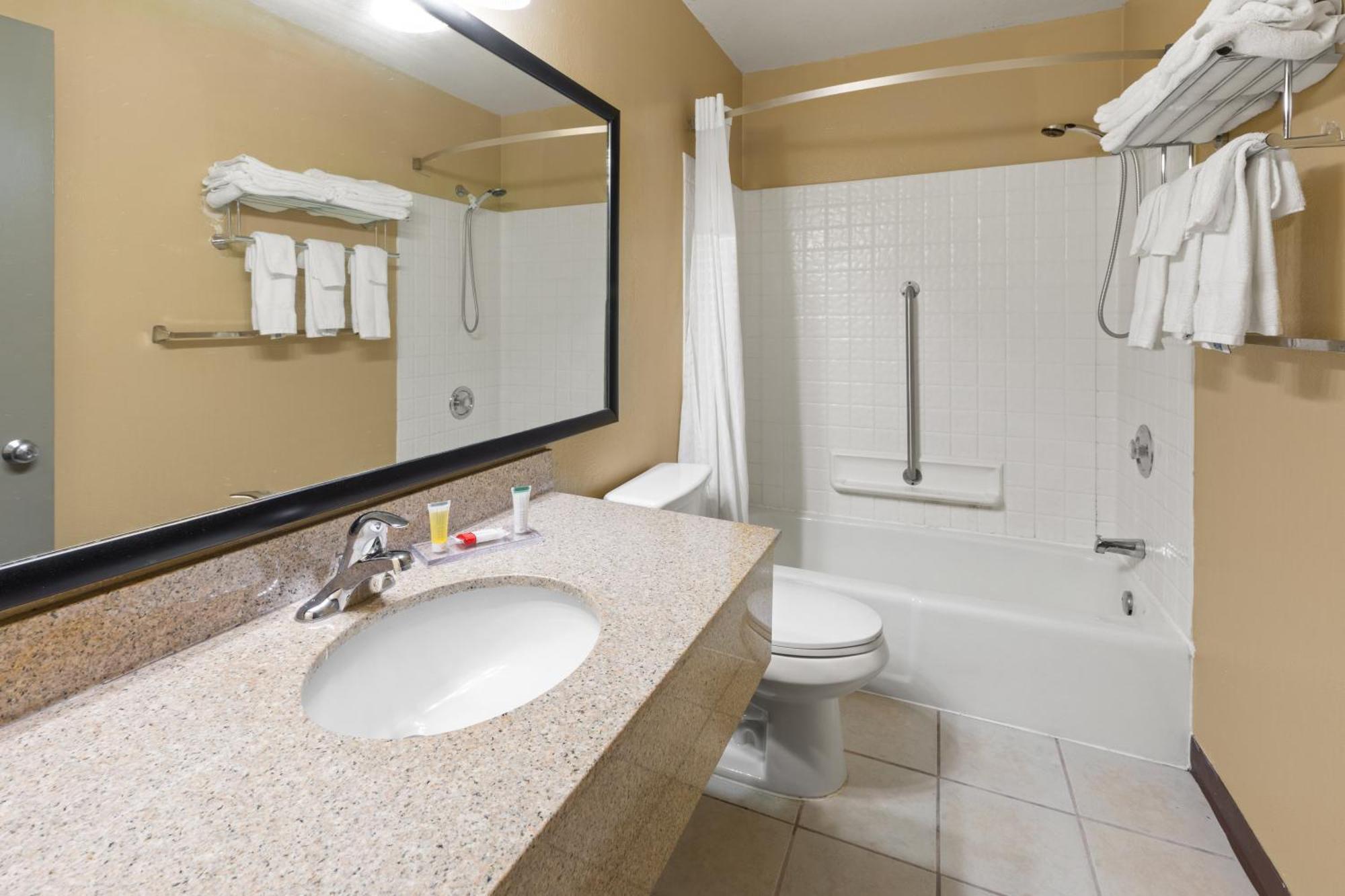 Days Inn By Wyndham Wauseon Buitenkant foto